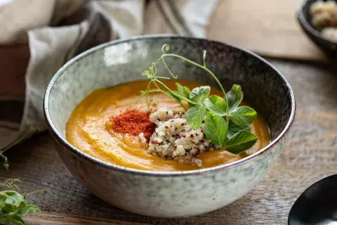 De quinoa, calabaza y champiñones. Foto: Tribu De quinoa, calabaza y champiñones. Foto: Tribu