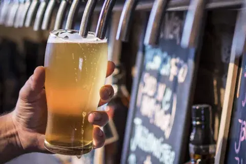 Growlers tiene una amplia variedad de cervezas aptas para celíacos. Growlers tiene una amplia variedad de cervezas aptas para celíacos.