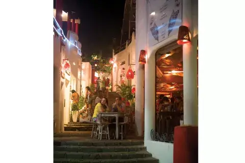 Aprovechá la oferta de barcitos y restoranes para degustar la gastronomía nordestina Aprovechá la oferta de barcitos y restoranes para degustar la gastronomía nordestina