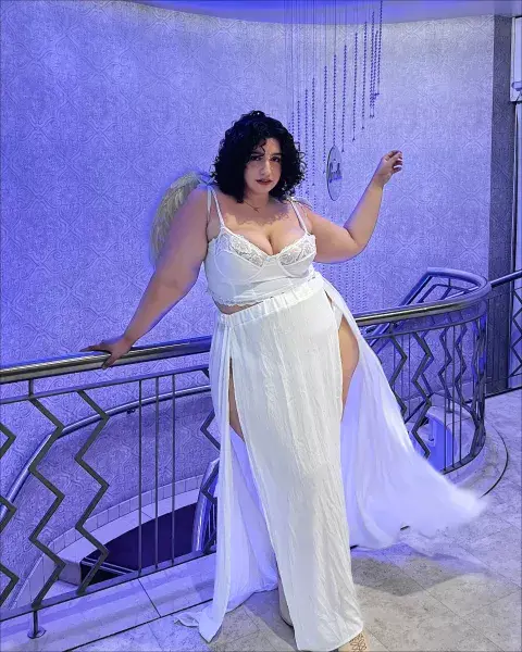 Agus Cabaleiro es modelo; en esta foto está lista para desfilar Agus Cabaleiro es modelo; en esta foto está lista para desfilar