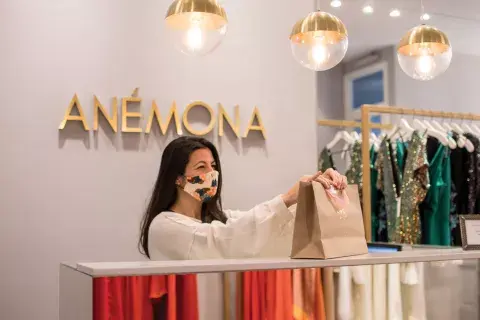 En Anémona encontrás dos prendas clave de la cuarentena: pijamas y tapabocas. En Anémona encontrás dos prendas clave de la cuarentena: pijamas y tapabocas.