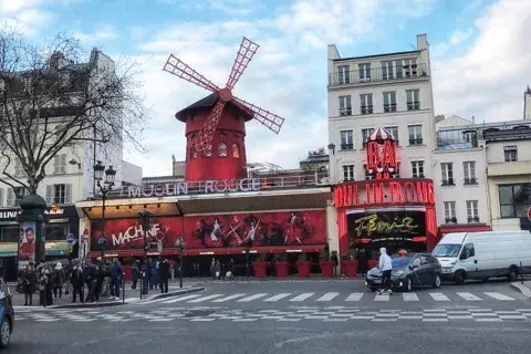 Moulin Rouge. Moulin Rouge.