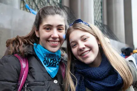 Mujeres presentes de todas las edades. Mujeres presentes de todas las edades.