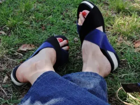 Otro regalo de verano (sandalias veganas) ¡Gracias, Gabi!