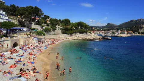 Cassis, con los pies en la arena Cassis, con los pies en la arena