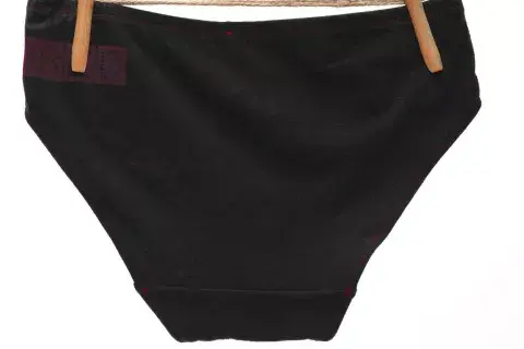 La ropa interior a prueba de períodos se empezó a popularizar en todo el mundo y es un hit. La ropa interior a prueba de períodos se empezó a popularizar en todo el mundo y es un hit.