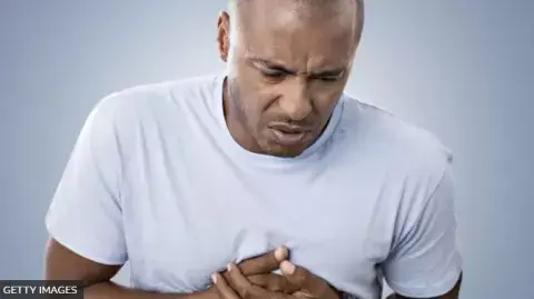 La miocarditis es la inflamación del miocardio. La miocarditis es la inflamación del miocardio.