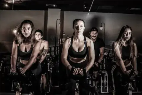 Más que indoor cycle, una experiencia de transformación Más que indoor cycle, una experiencia de transformación
