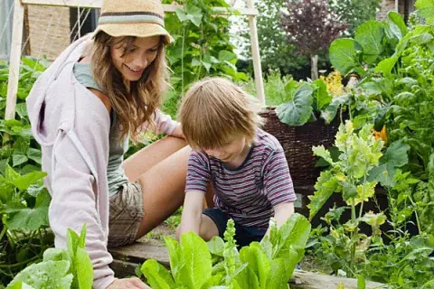 No pierdas la oportunidad de conectar a los chicos con la naturaleza No pierdas la oportunidad de conectar a los chicos con la naturaleza