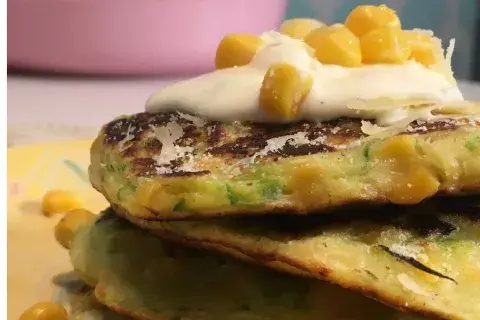 Panqueques de zucchini y choclo Panqueques de zucchini y choclo