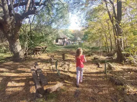 Gaia, de 4 años, se crio en la villa ecológica Gaia, de 4 años, se crio en la villa ecológica