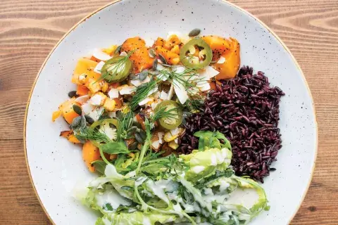 Arroz negro, calabazas y verdes Arroz negro, calabazas y verdes