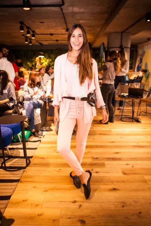 Agustina Ramos Mejía es la creadora de @look_connected. Organiza talleres de maternidad y primeros auxilios de la mano de profesionales de la salud. Agustina Ramos Mejía es la creadora de @look_connected. Organiza talleres de maternidad y primeros auxilios de la mano de profesionales de la salud.