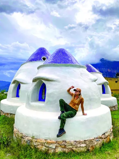 Estas casitas blancas (muy onda islas griegas) cortan el verde imponente de las yungas en el pueblo de San Francisco. Estas casitas blancas (muy onda islas griegas) cortan el verde imponente de las yungas en el pueblo de San Francisco.