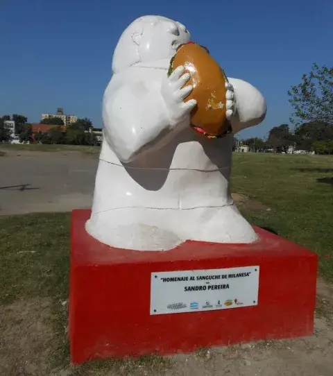 Monumento a la milanesa Monumento a la milanesa