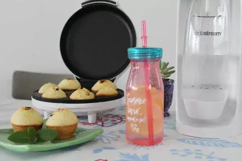 Cup cake maker $519 en Linio.com.ar / SodaStream $2199 / Mantel $740 de Mueve