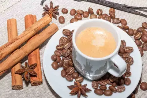 La vainilla marida maravillosamente con el café La vainilla marida maravillosamente con el café