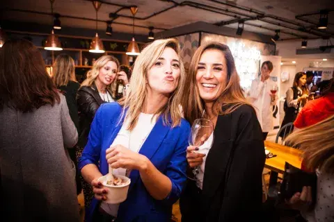 El lanzamiento de OHLALÁ! Makers fue un encuentro entre amigas. Berni Siutti y Luchi Numer posaron para las cámaras. El lanzamiento de OHLALÁ! Makers fue un encuentro entre amigas. Berni Siutti y Luchi Numer posaron para las cámaras.