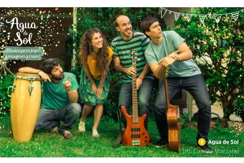 El cuarteto Agua de Sol, al ritmo de tambores y guitarras El cuarteto Agua de Sol, al ritmo de tambores y guitarras