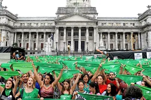 UKS4A5PSRNA5TNLOXBHBNXL53I.jpg UKS4A5PSRNA5TNLOXBHBNXL53I.jpg