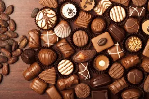 Los frutos rojos combinan de manera excelente con el chocolate Los frutos rojos combinan de manera excelente con el chocolate