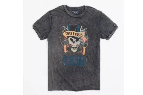 Remera Guns, John L.Cook, $715 Remera Guns, John L.Cook, $715