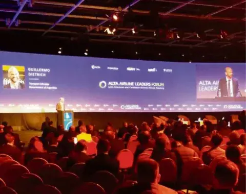 Dietrich, ayer, al hablar en un encuentro de líneas aéreas regionales Dietrich, ayer, al hablar en un encuentro de líneas aéreas regionales