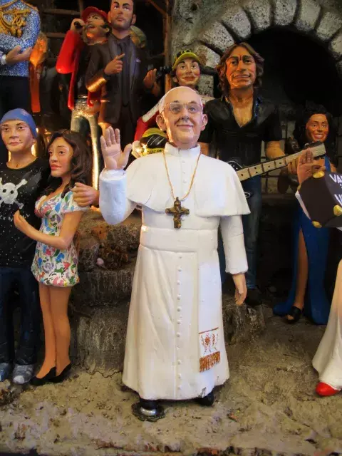 El papa Francisco en la mirada socarrona de los napolitanos El papa Francisco en la mirada socarrona de los napolitanos