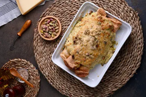 Canelones crujientes de mortadella con bechamel de pistachos. Foto gentileza de El Gourment Canelones crujientes de mortadella con bechamel de pistachos. Foto gentileza de El Gourment