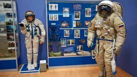 Suvenires de la carrera espacial, en los museos de la base rusa Suvenires de la carrera espacial, en los museos de la base rusa