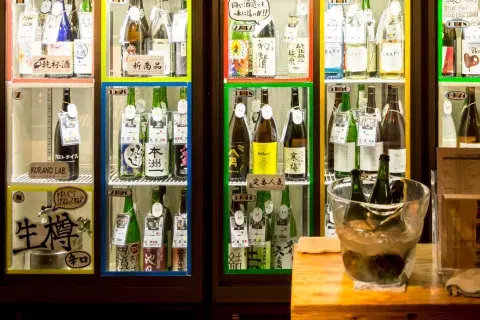 La heladera con las variedades frías de shochu