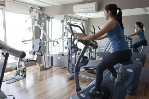 El gimnasio del edificio El gimnasio del edificio