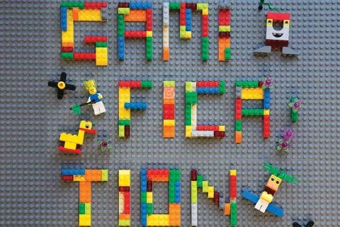 Trabajar y jugar con legos ¿qué más se puede pedir?