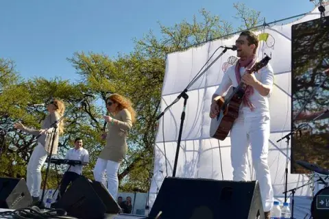 Esta banda invita a un show saludable, que busca propagar los beneficios de los mantras Esta banda invita a un show saludable, que busca propagar los beneficios de los mantras