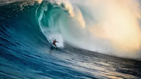 Por sus increíbles olas, hAwÁi es un paraíso para los surfistas.