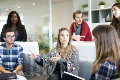 La integración de la perspectiva de género beneficia a todos, a hombres y mujeres y, en las empresas aporta horizontalidad y diversidad en la toma de decisiones La integración de la perspectiva de género beneficia a todos, a hombres y mujeres y, en las empresas aporta horizontalidad y diversidad en la toma de decisiones