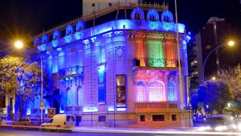 El Palacio Dionisi, frente a plaza España, el primer museo exclusivamente fotográfico El Palacio Dionisi, frente a plaza España, el primer museo exclusivamente fotográfico