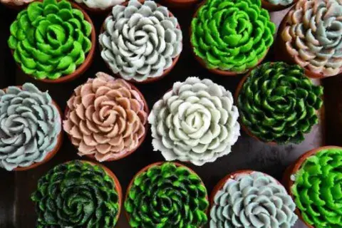 Pasteleras con manos mágicas se encargan de crear estas dulzuras Pasteleras con manos mágicas se encargan de crear estas dulzuras