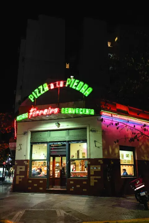 Ferreiro, en Villa Crespo, un lugar ideal para una pizza clásica
