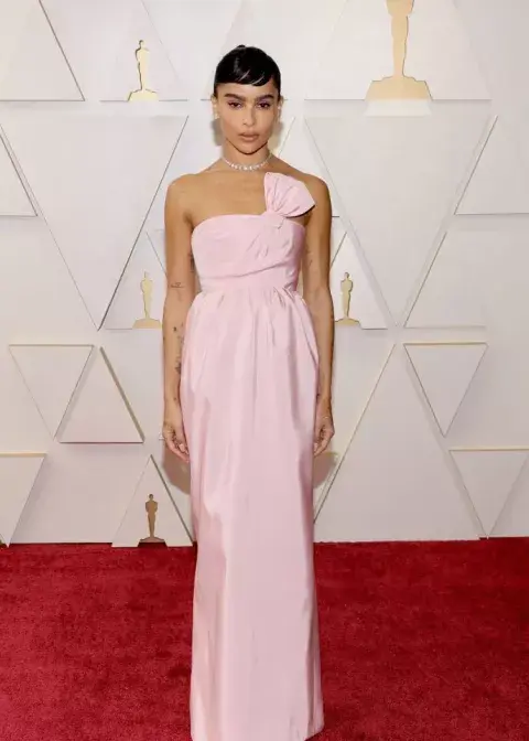 Zoë Kravitz, la nueva Catwoman presentó un premio Zoë Kravitz, la nueva Catwoman presentó un premio