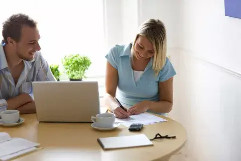 ¿Se sientan, con tu pareja, a organizar las finanzas de la casa?