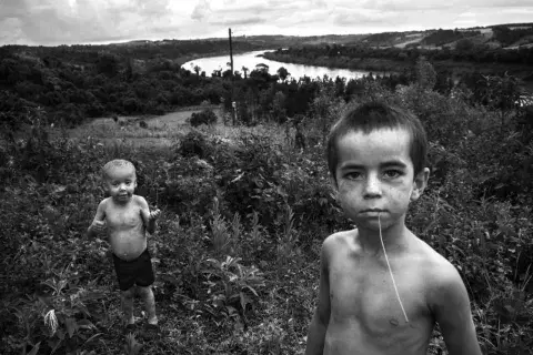 De la muestra fotográfica "El costo humano de los agrotóxicos" De la muestra fotográfica "El costo humano de los agrotóxicos"