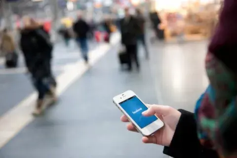 Las mujeres son mayoría en las redes sociales