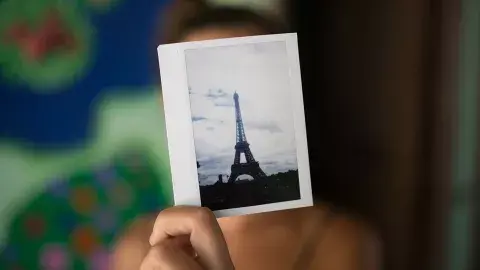 Una de las fotos Polaroid tomadas por Maia, en París Una de las fotos Polaroid tomadas por Maia, en París