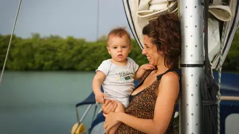 Una pareja de argentinos junto con su bebe de 7 meses navegaron siete días por Belice en velero Una pareja de argentinos junto con su bebe de 7 meses navegaron siete días por Belice en velero