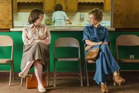 Melanie Lynskey y Jessica Biel en Candy. Foto: Hulu Melanie Lynskey y Jessica Biel en Candy. Foto: Hulu