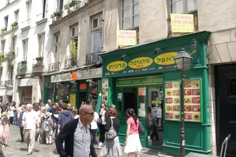 El as del falafel, en Le Marais. El as del falafel, en Le Marais.