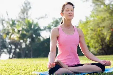 Animate a descubrir los beneficios del yoga Animate a descubrir los beneficios del yoga