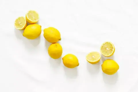 El limón, un cítrico con múltiples beneficios El limón, un cítrico con múltiples beneficios