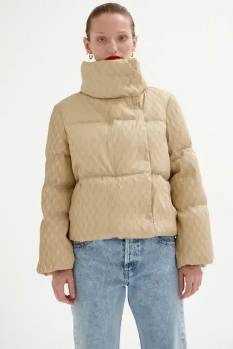 Campera de abrigpo.jpg Campera de abrigpo.jpg